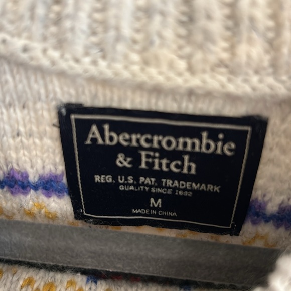 Abercrombie & Fitch sweater - Picture 3 of 3